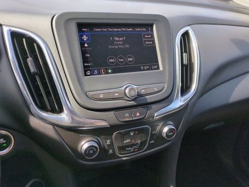 Used 2022 Chevrolet Equinox LT image 11