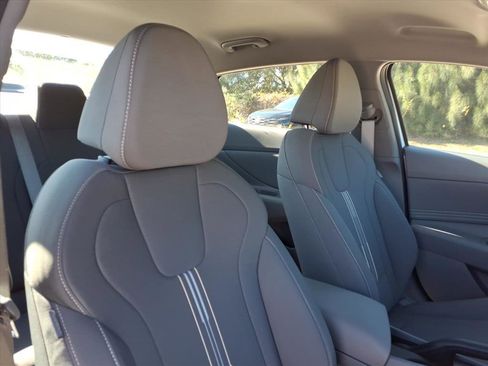 New 2026 Hyundai Elantra Sport image 18