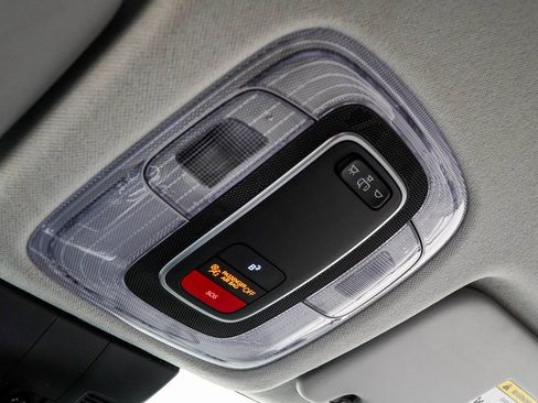 Used 2025 Hyundai Kona SEL image 31