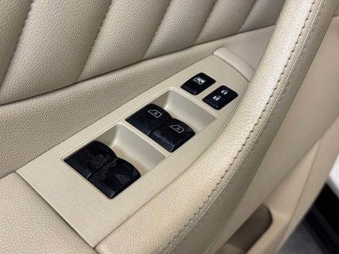 Used 2014 INFINITI QX70 2WD w/ Premium Package image 10