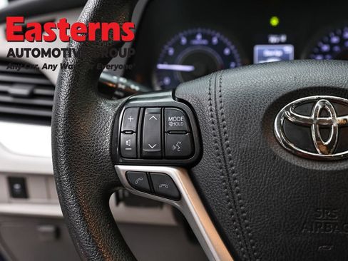 Used 2020 Toyota Sienna L FWD image 14