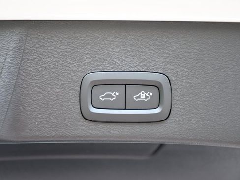 New 2025 Volvo XC40 B5 Plus w/ Protection Package Premier image 26