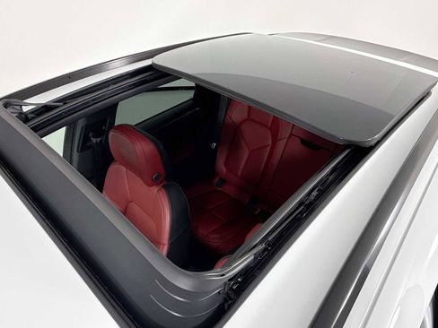 New 2026 Porsche Macan S image 23