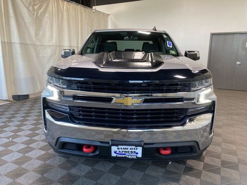Used 2022 Chevrolet Silverado 1500 LT AWD/4WD image 2