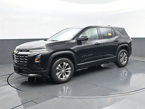 Used 2025 Chevrolet Equinox LT image 2