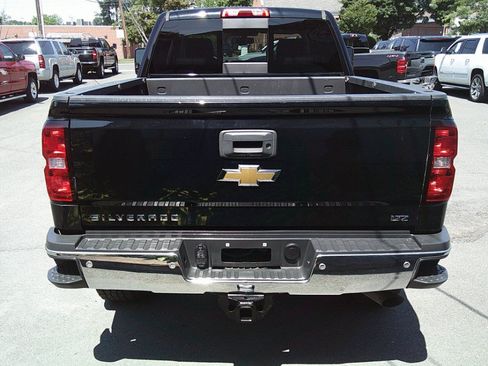 Used 2015 Chevrolet Silverado 2500 LTZ w/ LTZ Plus Package AWD/4WD image 8
