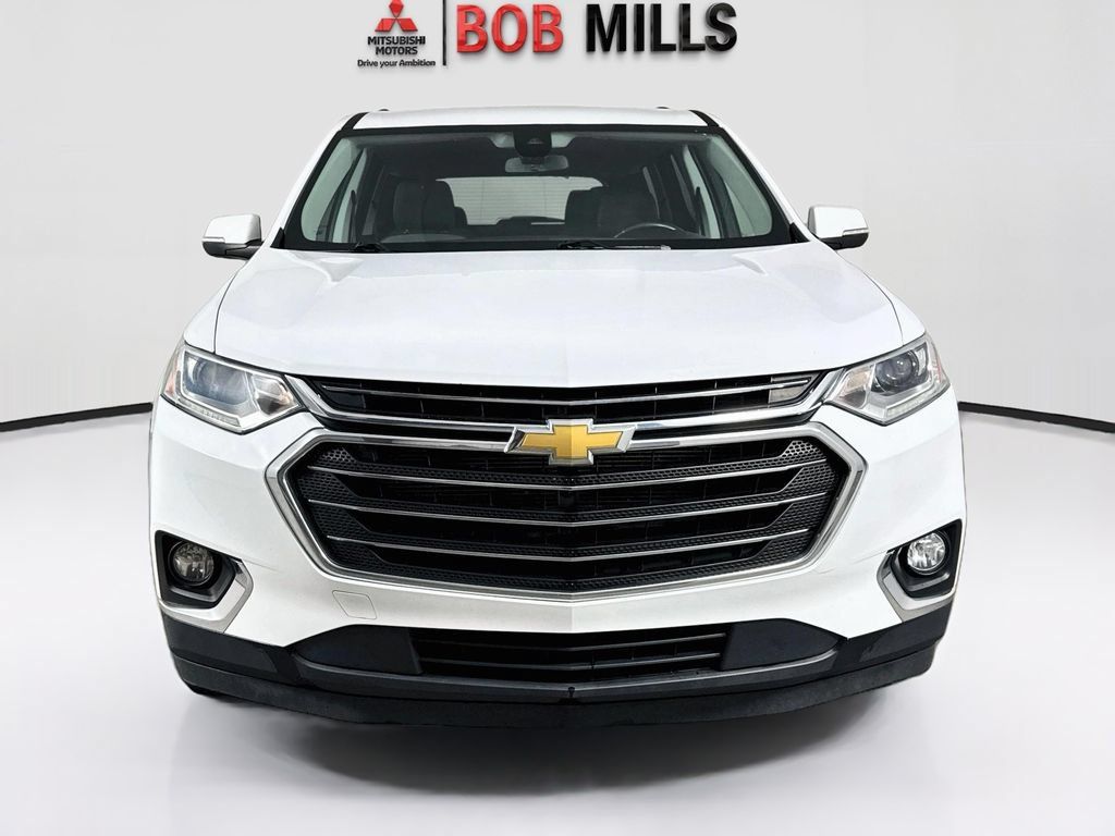 Used 2021 Chevrolet Traverse LT FWD image 2