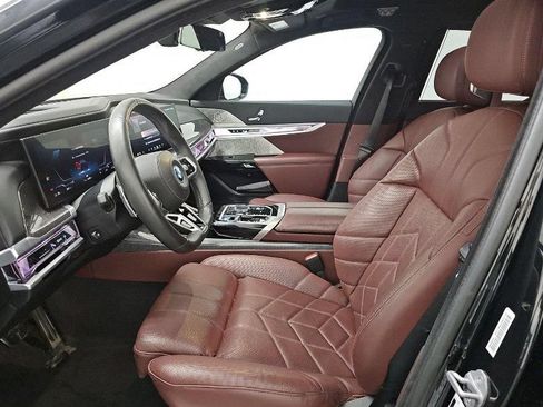 Used 2023 BMW i7 xDrive60 AWD/4WD image 5