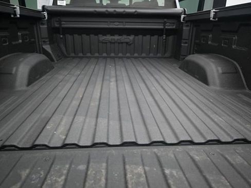 Used 2024 GMC Sierra 2500 AT4 w/ AT4 Premium Plus Package AWD/4WD image 15