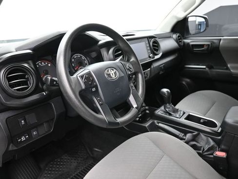 Used 2020 Toyota Tacoma SR w/ SR Convenience Package RWD image 18