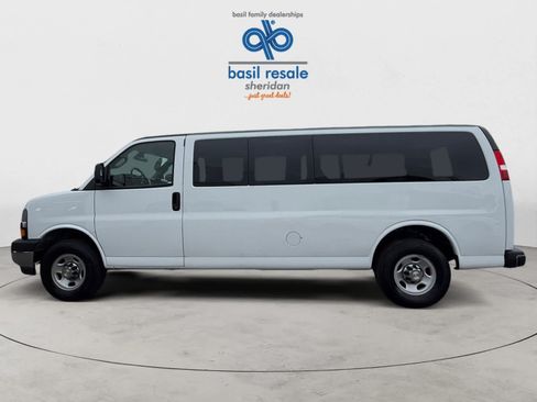 Used 2024 Chevrolet Express 3500 LT w/ LT Preferred Equipment Group RWD image 3