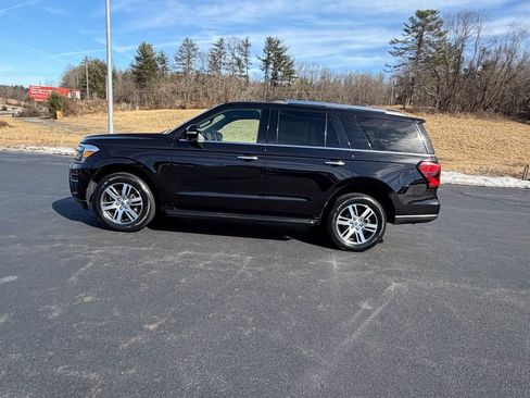 Used 2024 Ford Expedition Limited image 4