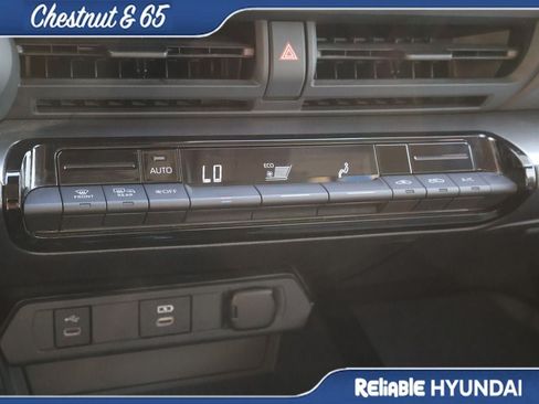 Used 2024 Toyota Prius LE AWD/4WD image 35