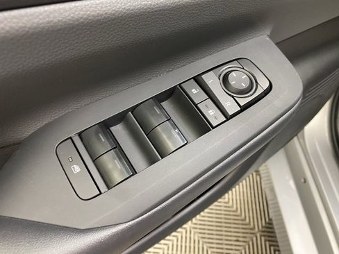 Used 2025 Toyota Prius LE image 28