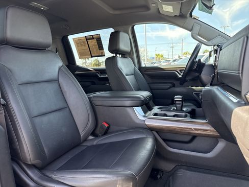 Used 2024 Chevrolet Silverado 1500 LT Trail Boss w/ Convenience Package II image 32