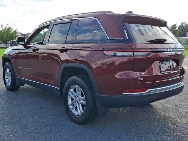 Used 2022 Jeep Grand Cherokee Laredo w/ Luxury Tech Group I AWD/4WD image 7