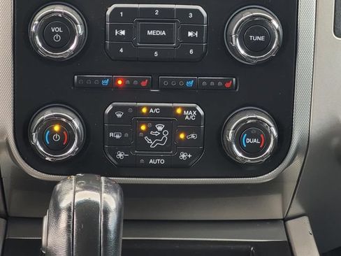 Used 2017 Ford Expedition XLT w/ Equipment Group 202A RWD image 26