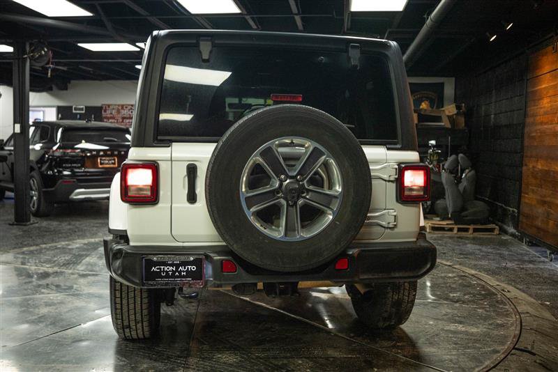 Used 2023 Jeep Wrangler Unlimited Sahara w/ Cold Weather Group AWD/4WD image 6