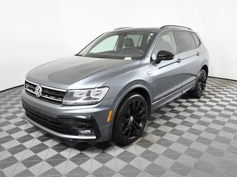 Used 2021 Volkswagen Tiguan SE R-Line image 2