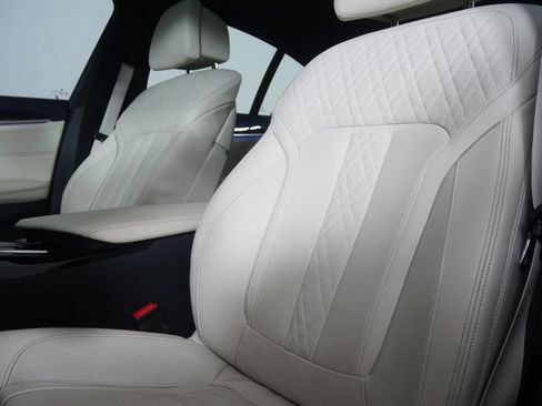 Used 2023 BMW 540i xDrive w/ Premium Package AWD/4WD image 10