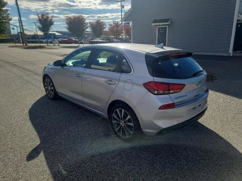 Used 2018 Hyundai Elantra GT w/ Style Package 02 FWD image 5