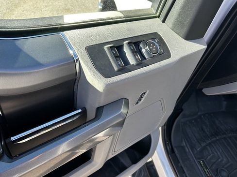 Used 2018 Ford F150 XLT w/ Equipment Group 302A Luxury image 7