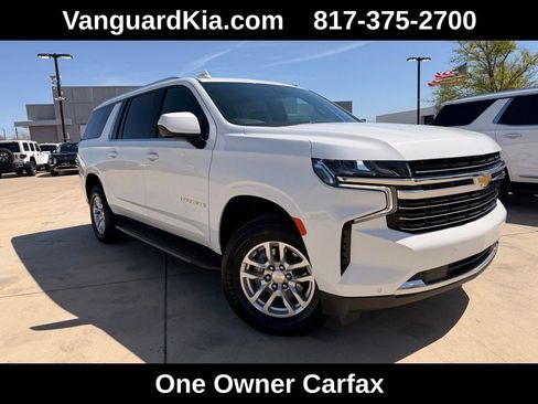 Used 2024 Chevrolet Suburban LT RWD image 2