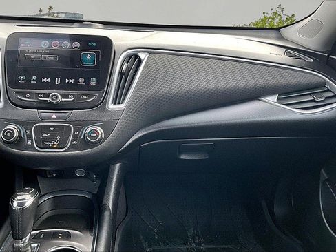 Used 2018 Chevrolet Malibu LT w/ Driver Confidence Package FWD image 24