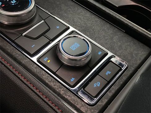 Used 2023 Ford Expedition Limited image 43