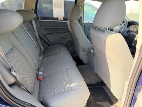 Used 2005 Jeep Grand Cherokee Laredo AWD/4WD image 6