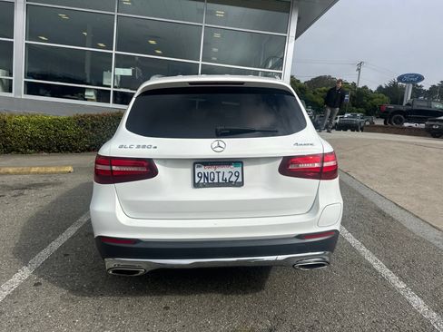 Used 2019 Mercedes-Benz GLC 350e 4MATIC w/ Premium Package image 6