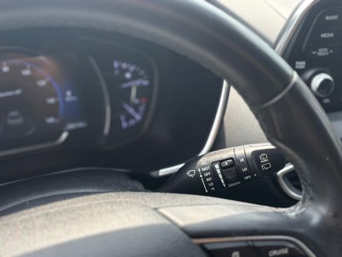 Used 2019 Hyundai Santa Fe SEL image 27