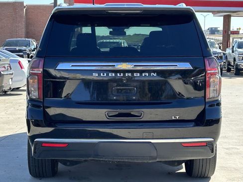 Used 2024 Chevrolet Suburban LT RWD image 5