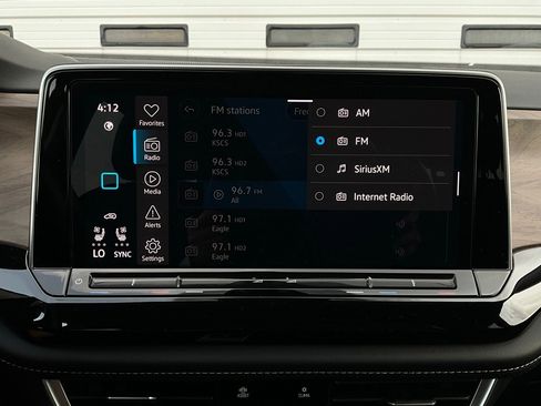 Used 2025 Volkswagen Atlas SE image 33