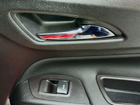 Used 2022 Chevrolet Equinox RS w/ Infotainment Package FWD image 46
