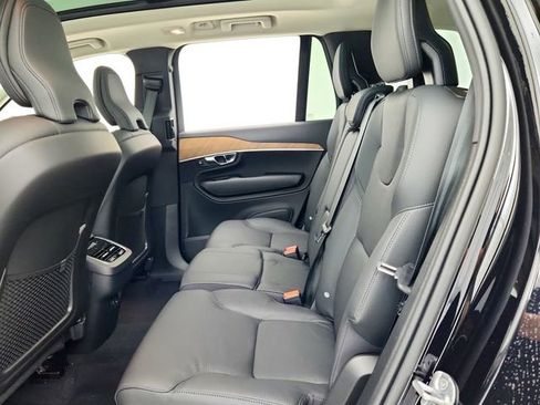 New 2025 Volvo XC90 B6 Plus w/ Protection Package Premier image 27