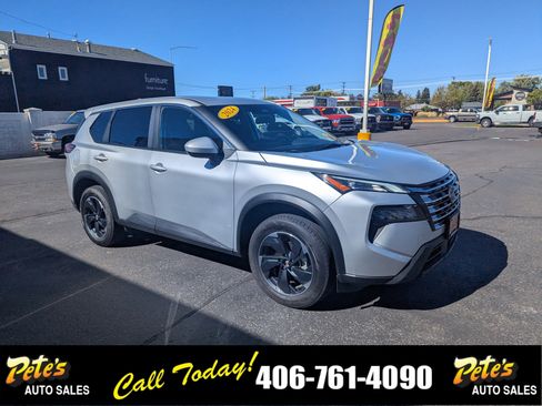 Used 2024 Nissan Rogue SV image 6