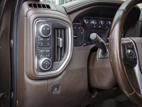 Used 2022 GMC Sierra 2500 SLT w/ SLT Preferred Package AWD/4WD image 21
