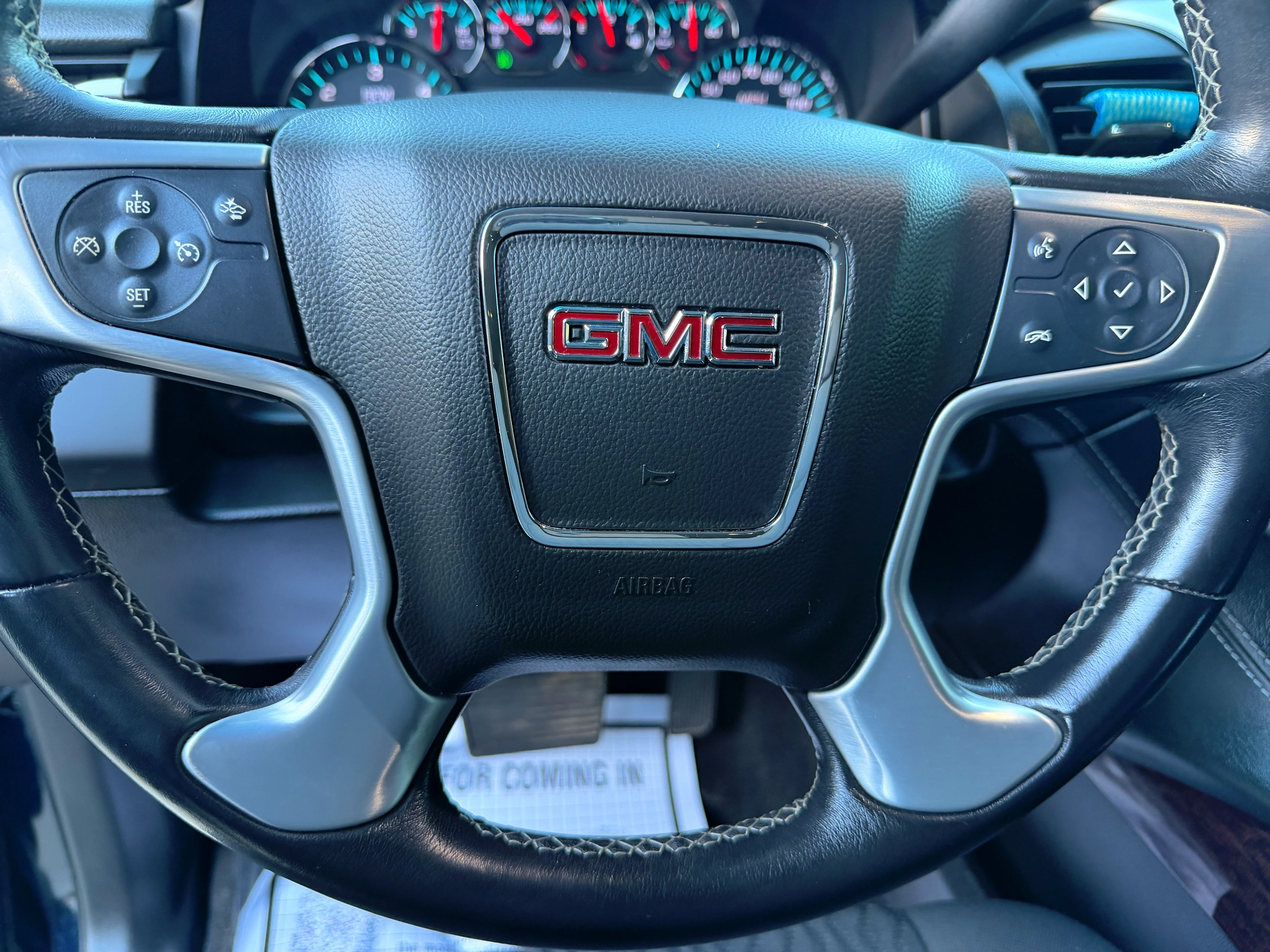 Used 2019 GMC Yukon SLE w/ SLE Value Package AWD/4WD image 16