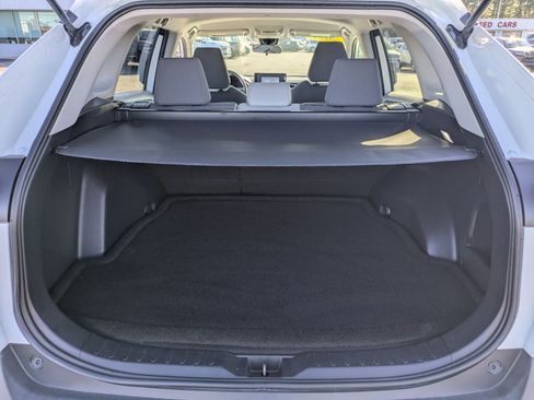 Used 2021 Toyota RAV4 XLE image 28