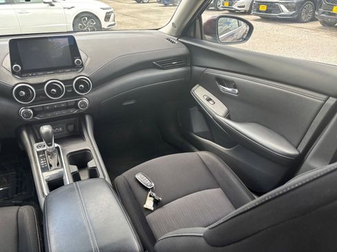 Used 2025 Nissan Sentra SV FWD image 30