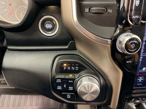 Used 2020 RAM 1500 Laramie AWD/4WD image 17