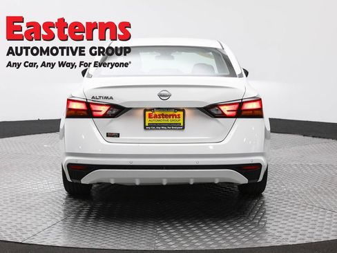 Used 2025 Nissan Altima 2.5 SV image 6