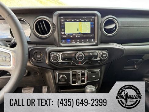 Used 2023 Jeep Wrangler Unlimited Sahara AWD/4WD image 21