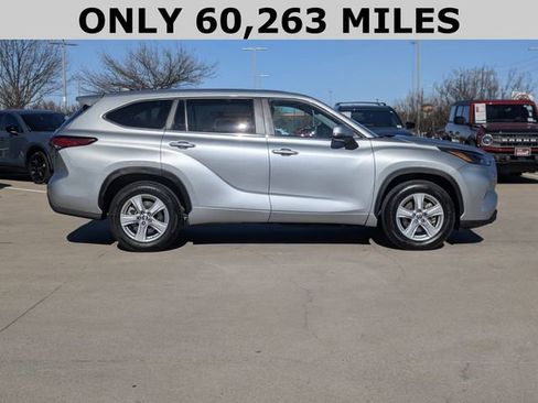 Used 2023 Toyota Highlander L image 4