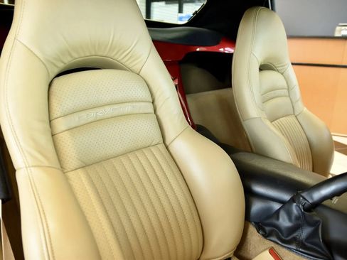 Used 2004 Chevrolet Corvette Convertible w/ Preferred Equipment Group RWD image 25
