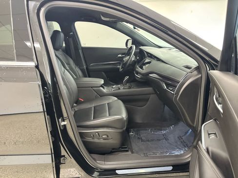 Used 2023 Cadillac XT4 Luxury w/ Driver Awareness Package image 16