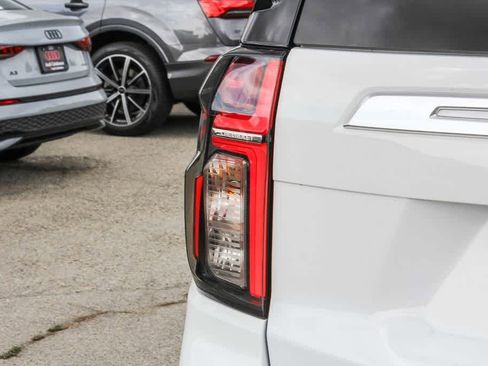 Used 2021 Chevrolet Tahoe High Country RWD image 11