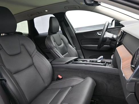 Used 2024 Volvo XC60 B5 Ultimate w/ Climate Package AWD/4WD image 37