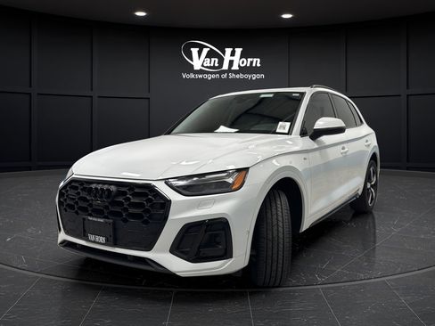 Used 2023 Audi Q5 2.0T Prestige w/ Prestige Package AWD/4WD image 3